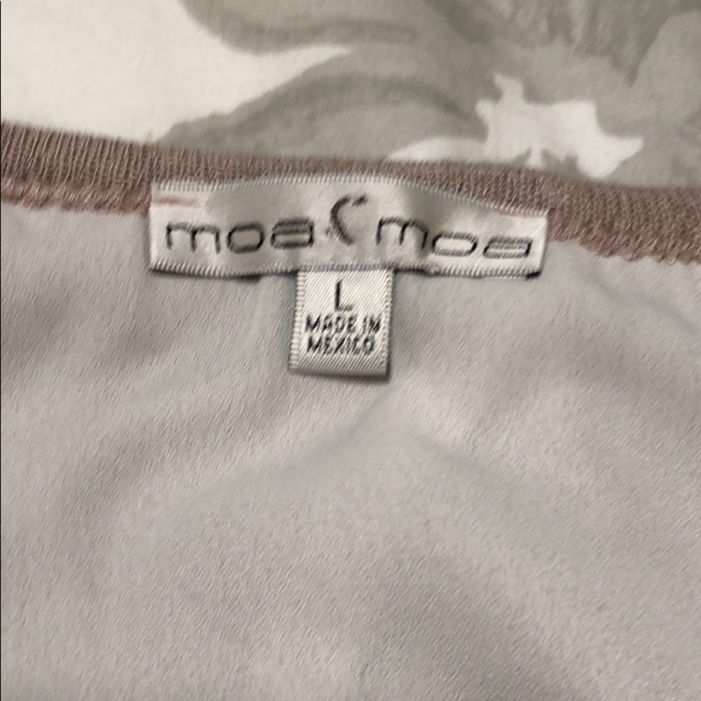 Moa Moa Sweater - image 3